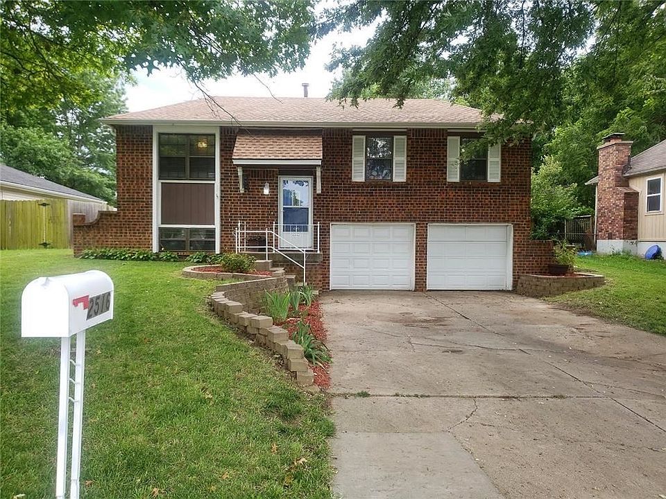 1st image of 2516 NW Oxford Dr