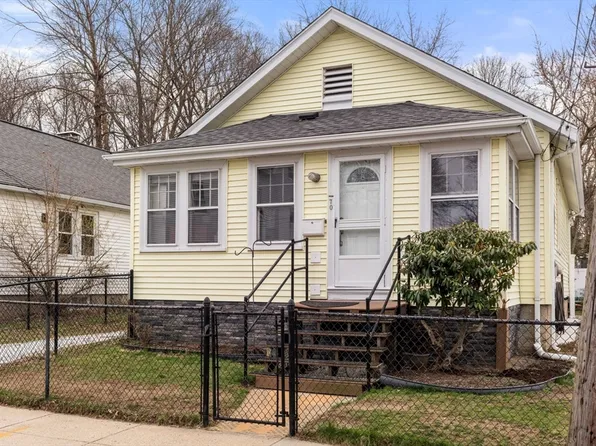 70 Constance Rd, West Roxbury, MA 02132