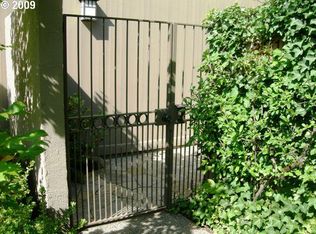 6014 SW Riverpoint Ln, Portland, OR 97239