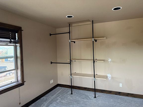 5th image of 33 Elk Bugle Ct APT 4