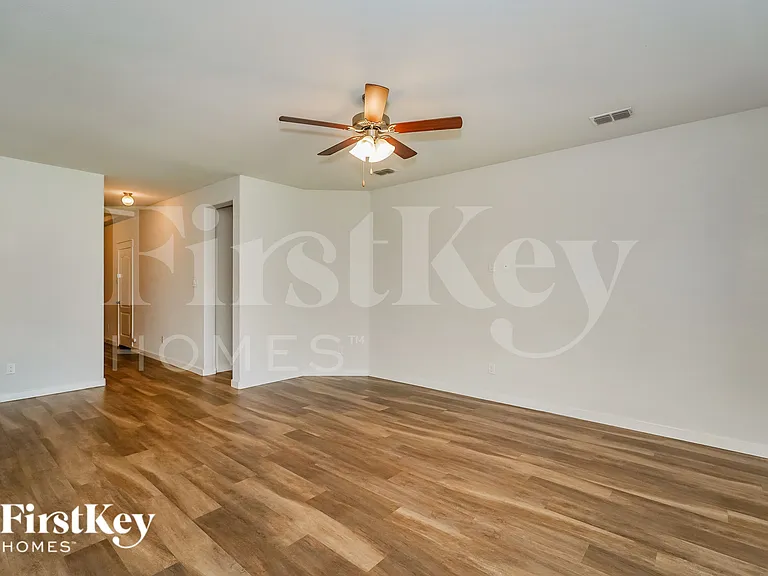 9005 Dameron Dr — Photo 4