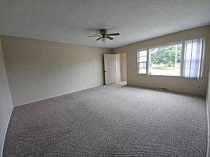 5th image of 853 1st St SE
