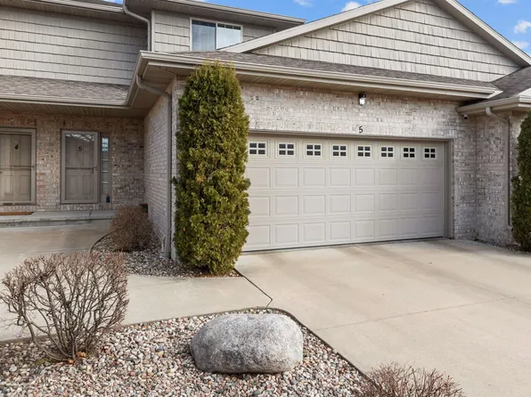 1694 W Main Cir, De Pere, WI 54115