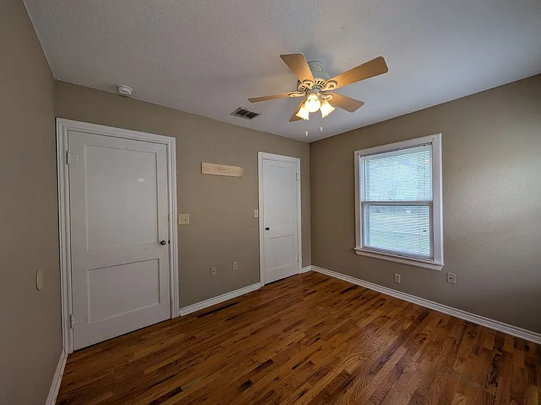 1185 W Mill St — Photo 28