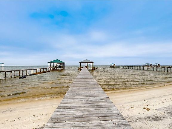 5th image of 2360 Island Shores Dr