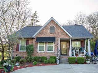 114 Dennis Rd, Hendersonville, TN 37075