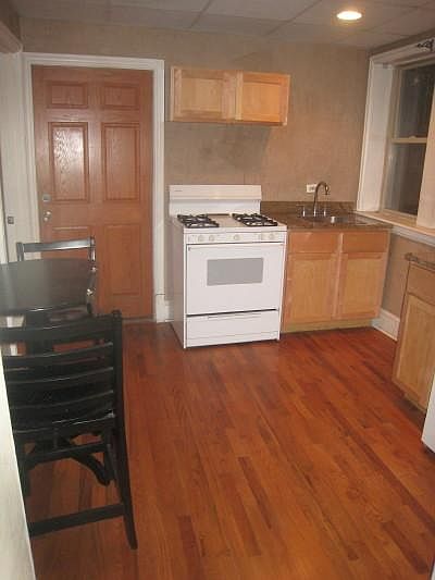 1st image of 822 N Mozart St