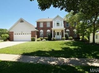 999 San Sebastian Dr, Fenton, MO 63026