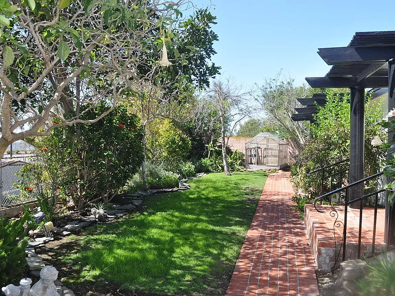 8785 Regency Rd — Photo 22