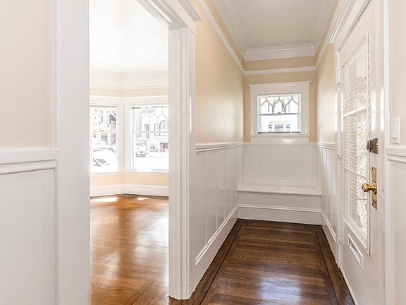 5th image of 1636 Hyde St