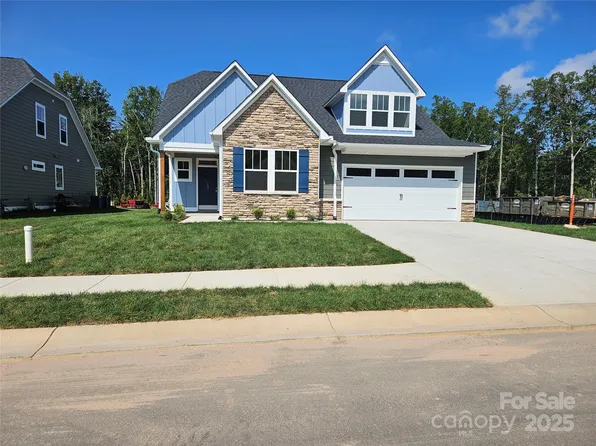 153 N Christie Ct, Fletcher, NC 28732