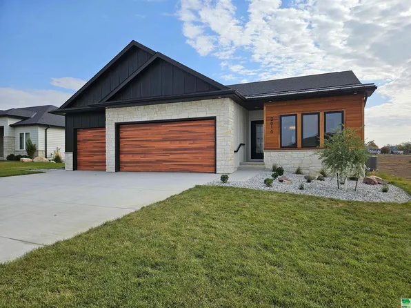 2616 Albatross Rdg, Sioux City, IA 51106