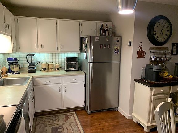 4th image of 11 Saint James Pl APT 1114