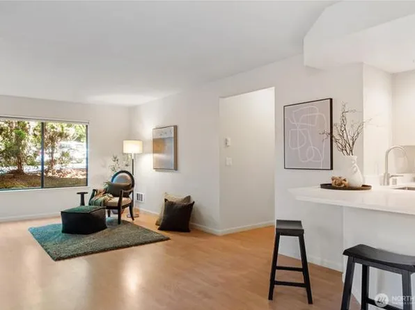 1354 Bellevue Way NE, Bellevue, WA