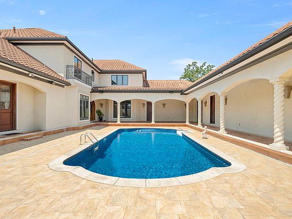 5th image of 4 Brittney Dr