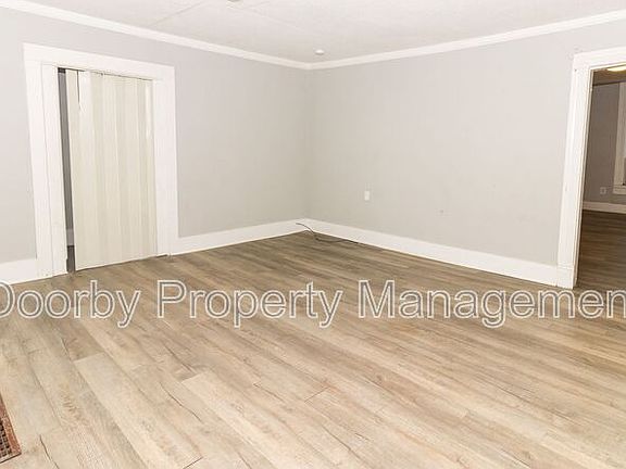 3rd image of 2901 E 47th St