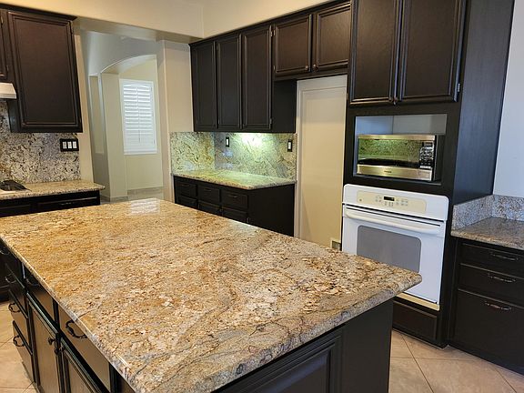 5th image of 31508 Whitefield Ct