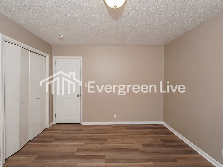 104 Hatch Dr — Photo 9
