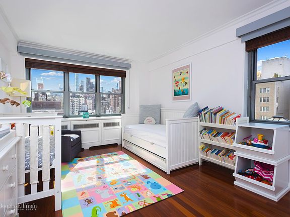 4th image of 1068 Lexington Ave #15B