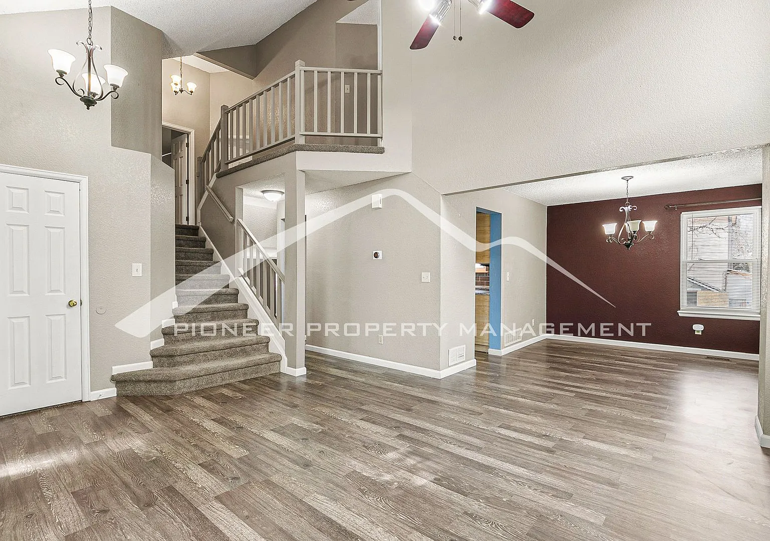 Gorgeous Home with Central AC and Washer/Dryer — Photo 2