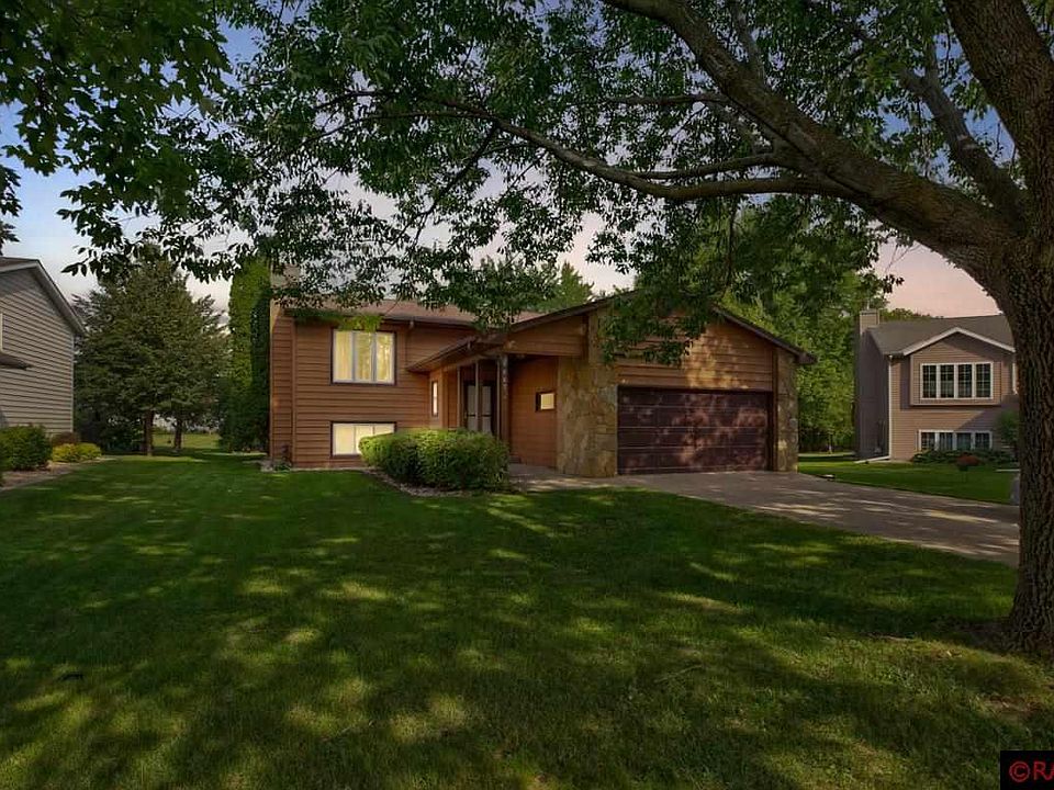 1st image of 1667 Valley View Dr