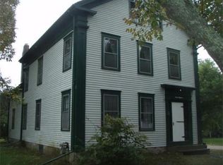 718 Russells Mills Rd, Dartmouth, MA 02748