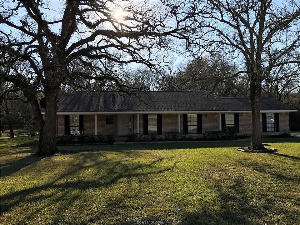 1st image of 7180 Wood Oaks Dr