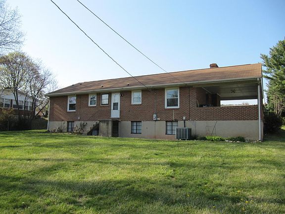 3rd image of 4402 Fontaine Dr