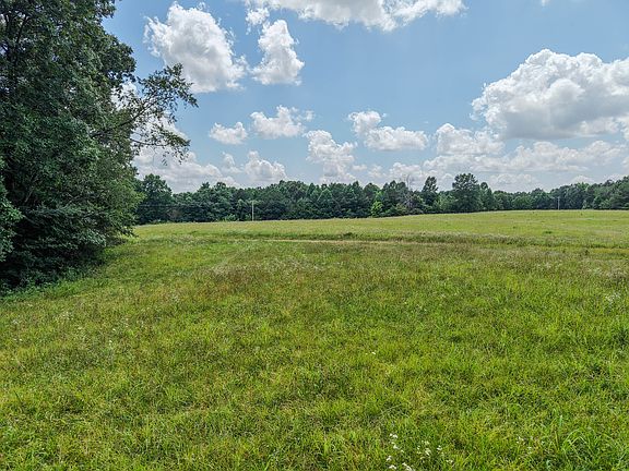 4th image of 215 Clear Creek Rd