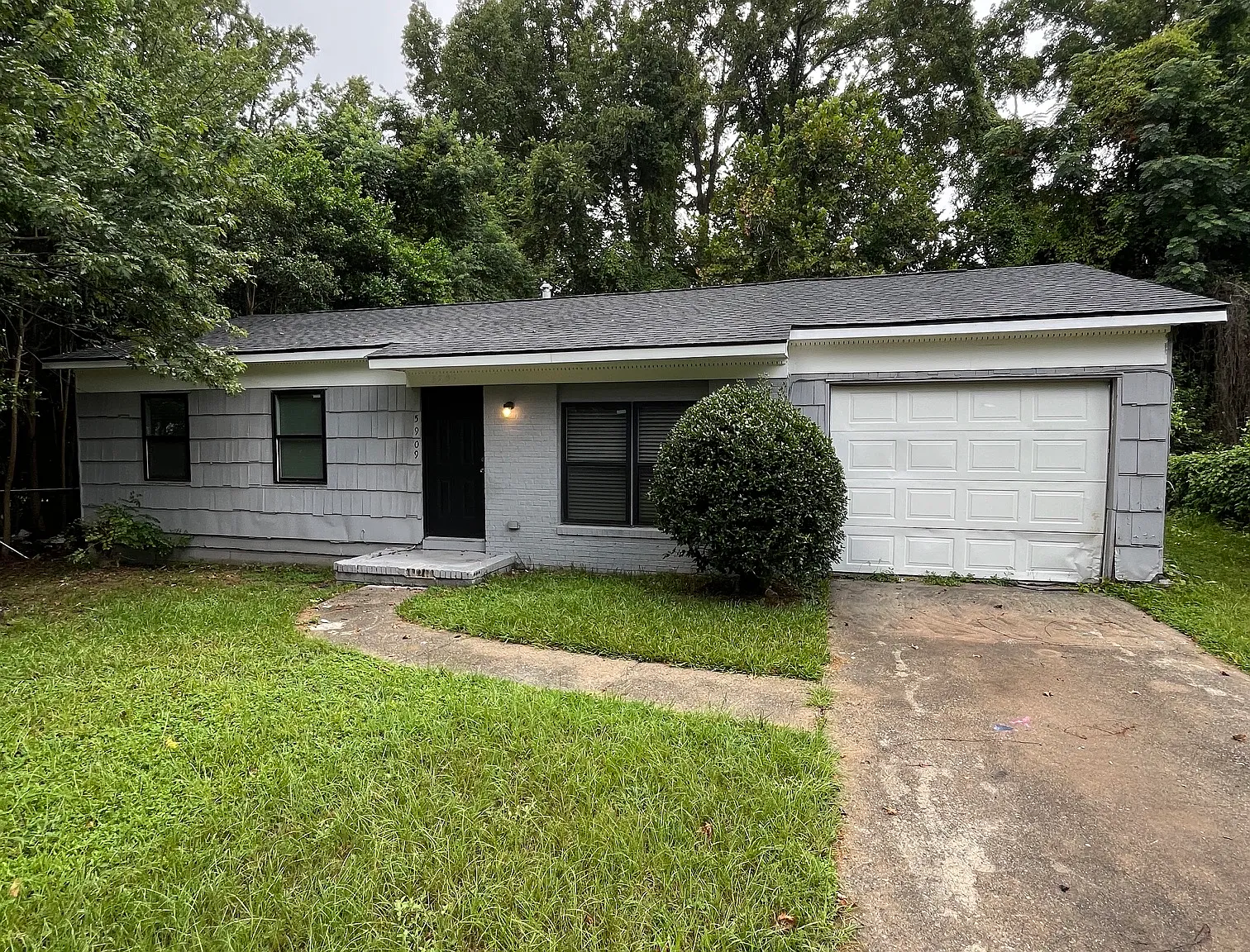 3 bed, 900 sqft, $1,425 — Photo 1