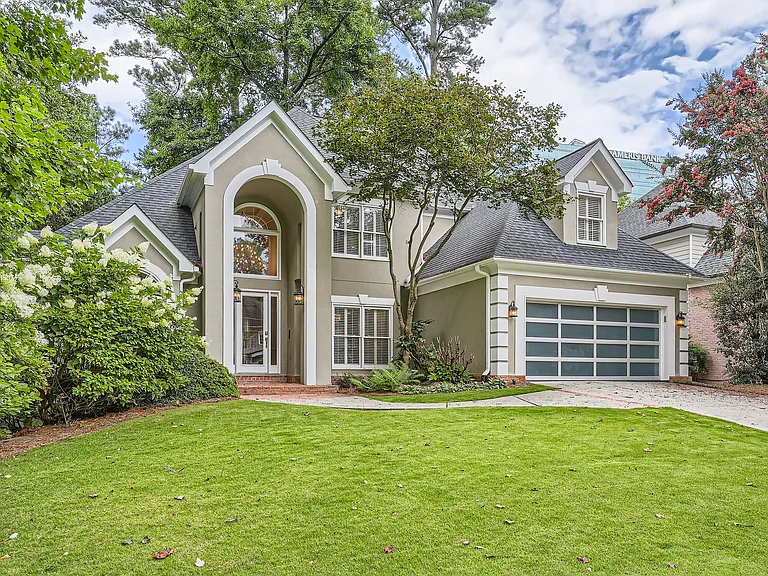 3362 Mathieson Dr NE — Photo 37