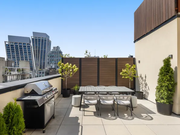 435 West 19th Street image 8 of 9