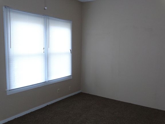 4th image of 1010 W Gadsden St