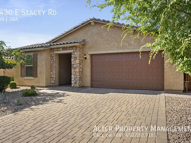 2430 E Stacey Rd — Photo 3
