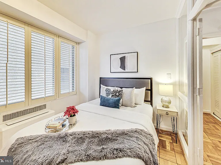 1 Scott Cir #116 — Photo 9