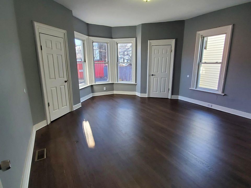 1st image of 228 Halsted St Floor 2