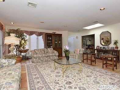 3rd image of 123 Shepherd Ln