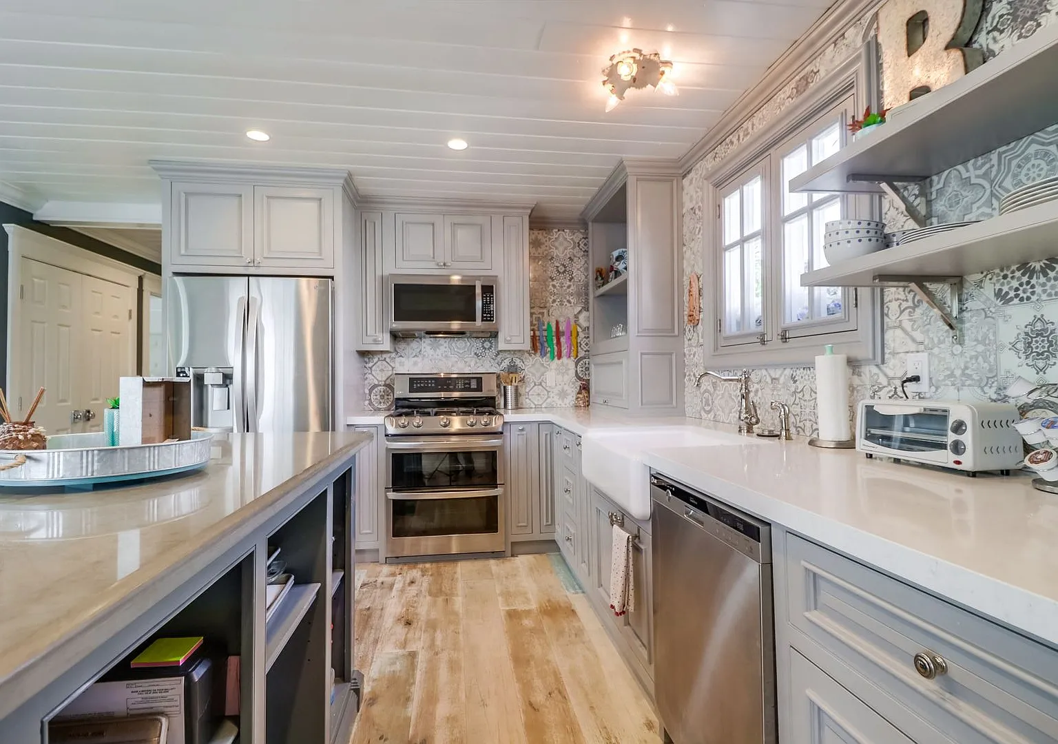 Furnished 2Bd/1Ba Apartment 2nd floor — Photo 3