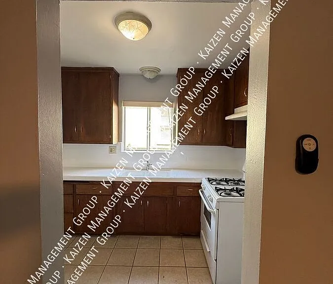 11893 Truro Ave #5 — Photo 5
