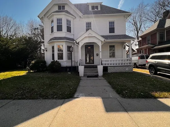 186 Buckingham St, Springfield, MA 01109