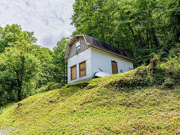 5th image of 9127 Pickens Gap Rd