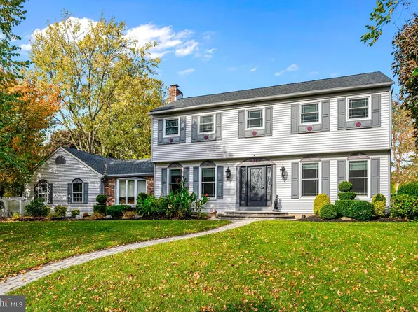 904 Heritage Rd, Moorestown, NJ 08057