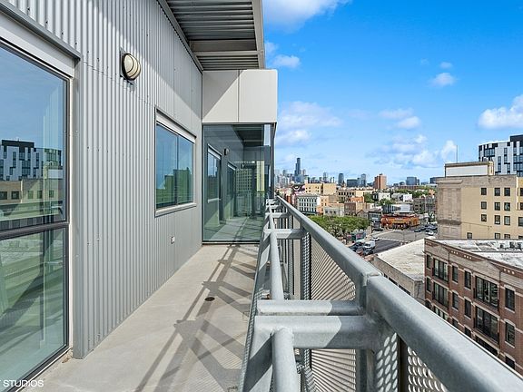 5th image of 1255 N Milwaukee Ave #701