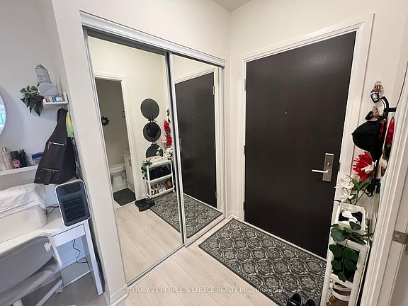 4th image of 9000 Jane St #925