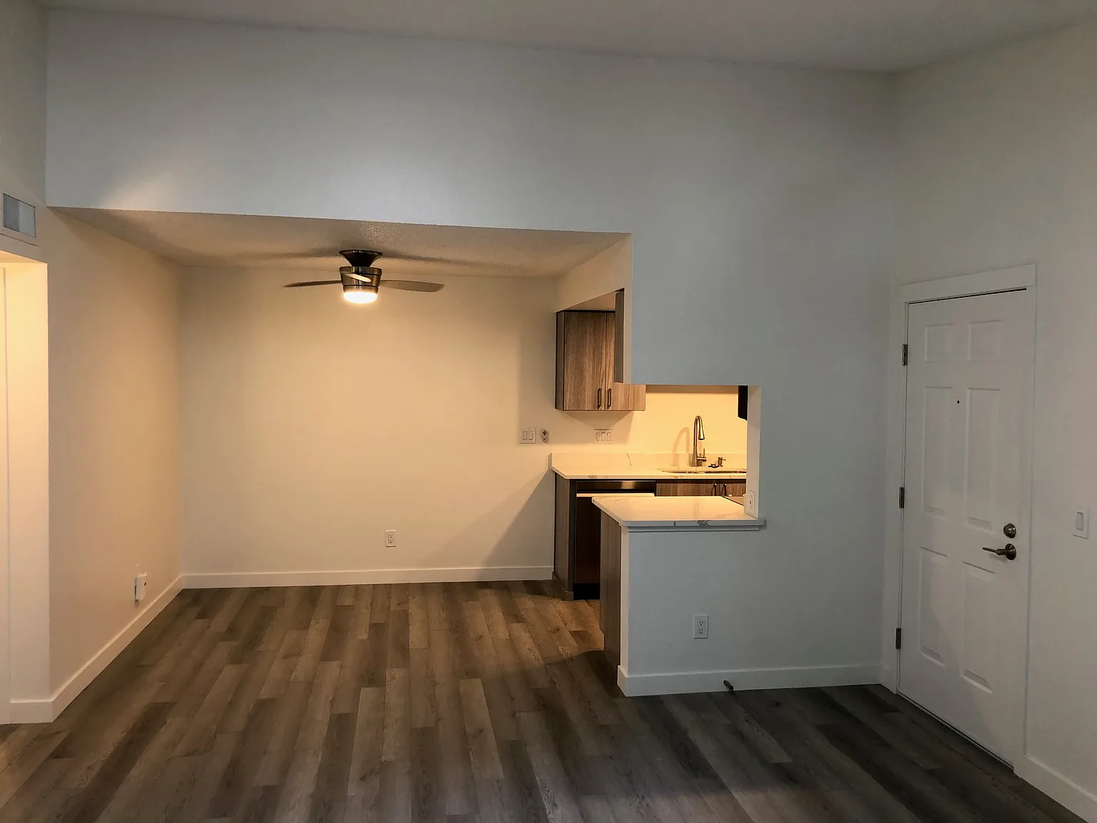 1 bed, 701 sqft, $1,500 — Photo 4