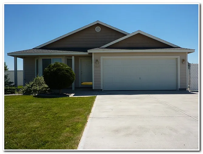 9512 Mustang Dr photo 1