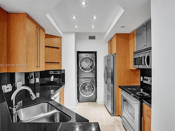 3rd image of 888 Brickell Key Dr APT 1901
