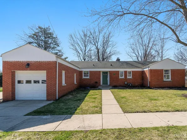 531 E McKinley St, Hinckley, IL 60520