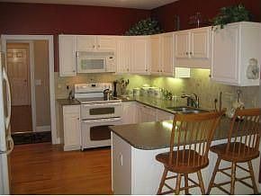 2nd image of 9 Duck Pond Ln
