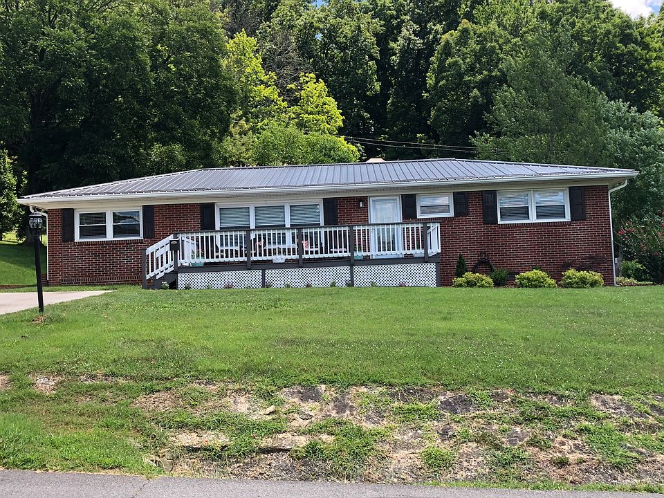 1st image of 801 Douglas Dr